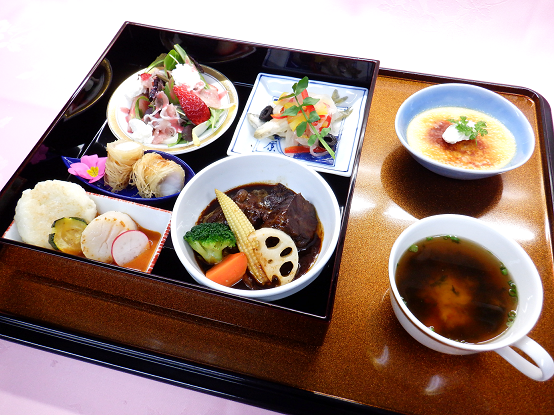 特選洋風松花堂弁当（普通食） - イベント - 最新情報 - サクラビア