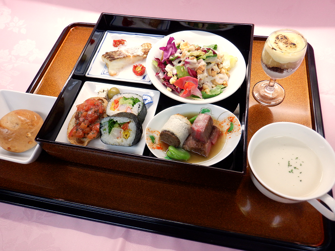 4月のおすすめ 春の特選洋風松花堂弁当（普通食） - イベント - 最新